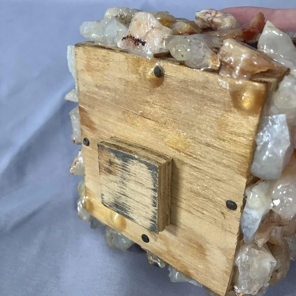 Handmade Stone Quartz Rock Encrusted Pyramid Trinket Jewelry Box Wood‎ Keepsake